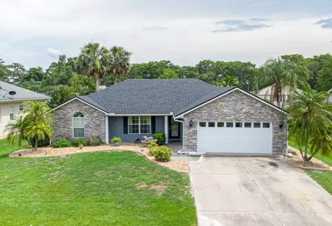 1639 Yellow Brick Rd, Astor, FL 32102