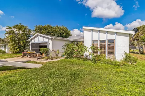 18430 Alphonse Cir, Port Charlotte, FL 33948