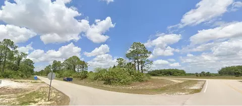 8001 Rolling Cir, Labelle, FL 33935 photo 1
