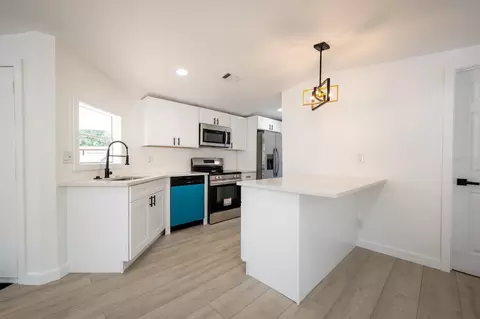 5907 Sussex Ct, Tampa, FL 33615