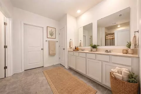Bath - 3977 Willowbrook Dr, Edgewater, FL 32141 photo 1 of 2
