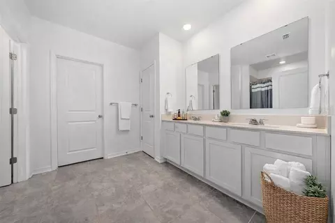 Entry Way - 3977 Willowbrook Dr, Edgewater, FL 32141 photo 4 of 4