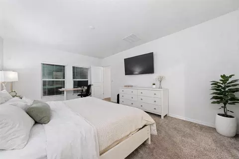 Bedroom - 3977 Willowbrook Dr, Edgewater, FL 32141 photo 3 of 5