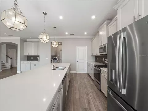 Kitchen - 5550 Sabal Dr, Saint Cloud, FL 34771 photo 4 of 6