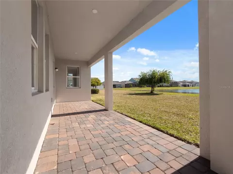 Exterior - 5550 Sabal Dr, Saint Cloud, FL 34771 photo 5 of 7