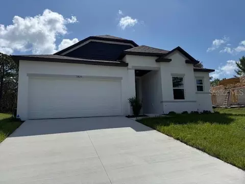 9825 N Angela Dr, Dunnellon, FL 34433