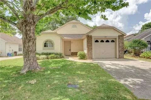 123 Edgewater Cir, Sanford, FL 32773