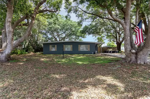 845 Edgewater Cir, Eustis, FL 32726