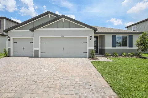 1806 Draughton Dr, Zephyrhills, FL 33541