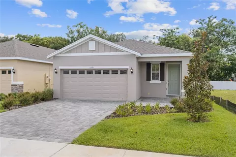 1210 Atlantic Ave, Fruitland Park, FL 34731