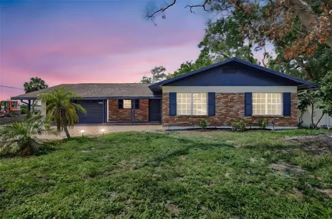 8701 Thornwood Ln, Tampa, FL 33615