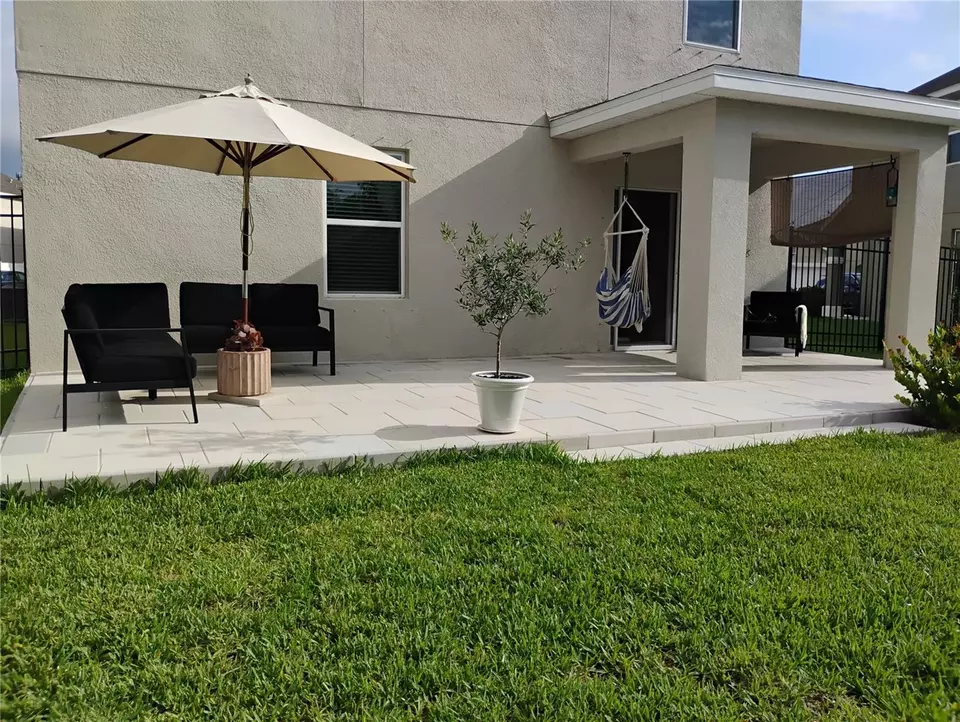 Exterior - 5150 San Palermo Dr, Bradenton, FL 34208 photo 2 of 13