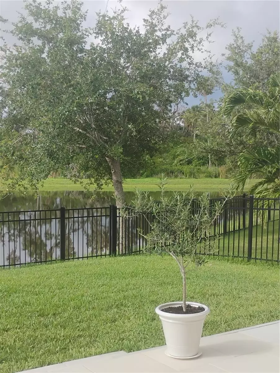 Exterior - 5150 San Palermo Dr, Bradenton, FL 34208 photo 4 of 13