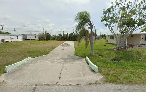 1403 Seagull Dr, Englewood, FL 34224