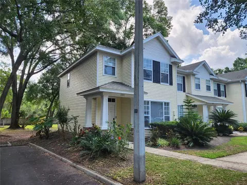 2247 Golden Oak Ln, Valrico, FL 33594