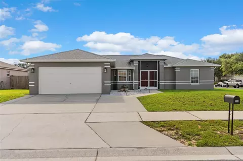 906 Highland Crest Cir, Lake Wales, FL 33853