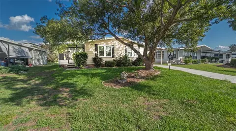 1725 Hilton Head Blvd, Lady Lake, FL 32159