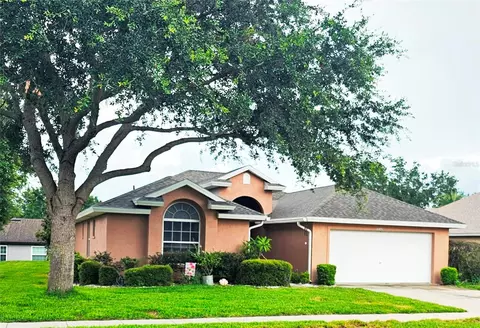 4471 Treasure Cay Rd, Tavares, FL 32778