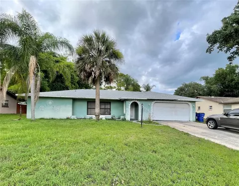 3820 Urbino St, Sebring, FL 33872