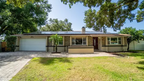 901 Candle Berry Rd, Orlando, FL 32825