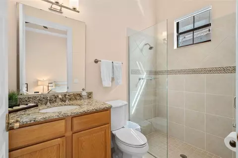 Bath - 490 Muirfield Loop, Reunion, FL 34747 photo 2 of 5