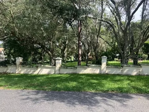116 W Magnolia Ave, Howey In The Hills, FL 34737