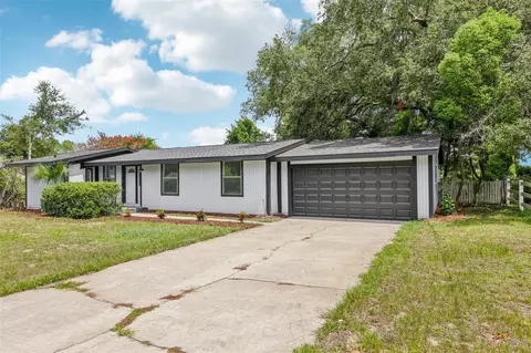 18015 Beach St, Umatilla, FL 32784