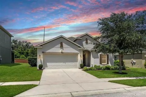 2718 Limerick Cir, Grand Island, FL 32735