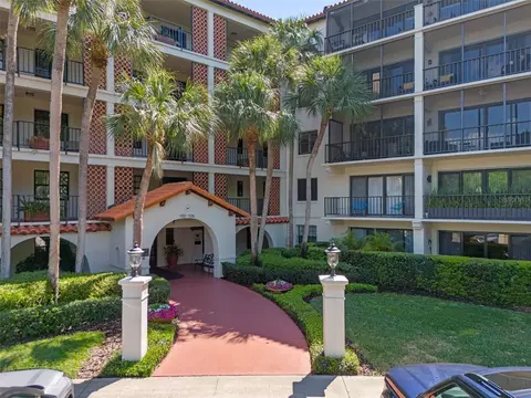 100 S Interlachen Ave #204D, Winter Park, FL 32789