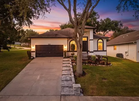 908 Hilly Bend Dr, Apopka, FL 32712