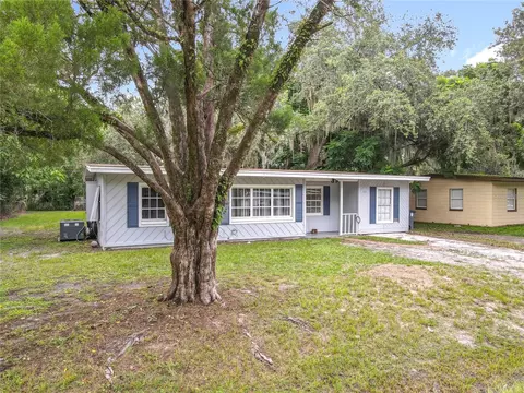 131 E 3rd Ct, Chuluota, FL 32766