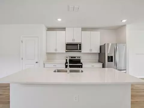 280 Lazy Shore Dr, Nokomis, FL 34275