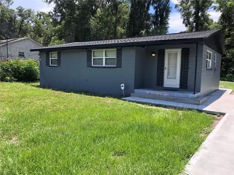 718 S Stone St, Deland, FL 32720