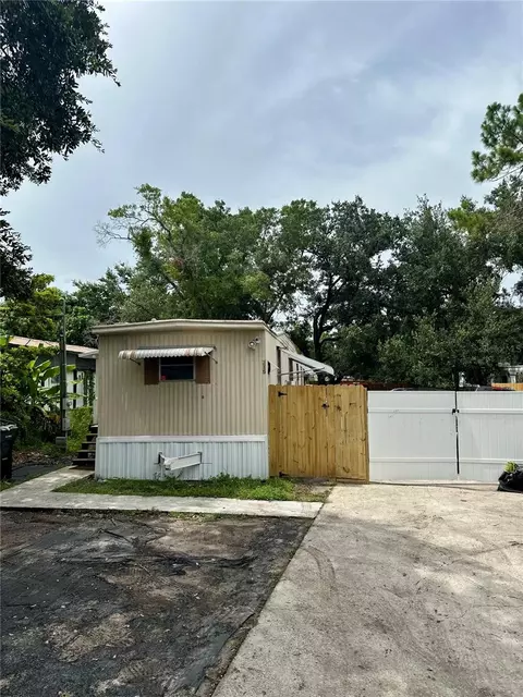 215 4th St, Orlando, FL 32824