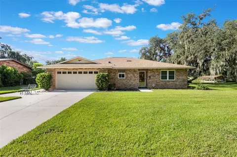 5614 E Harbor Dr, Fruitland Park, FL 34731