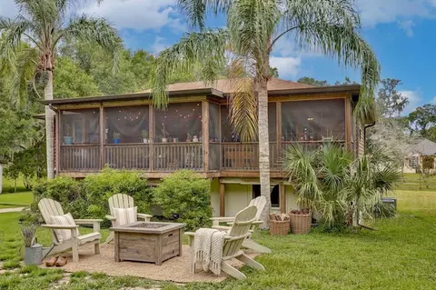 425 Mercers Fernery Rd, Deland, FL 32720