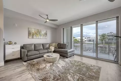 1709 N Tamiami Trl #220, Sarasota, FL 34234