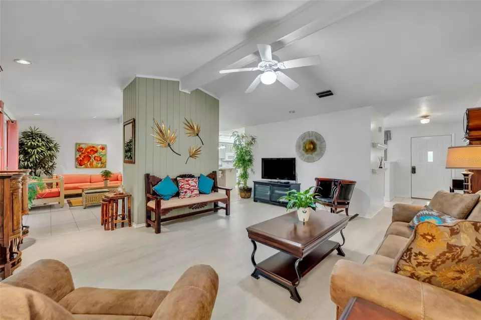 Living - 1238 Palmetto Rd, Eustis, FL 32726 photo 3 of 5