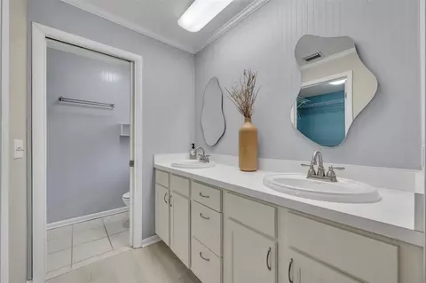 Bath - 1238 Palmetto Rd, Eustis, FL 32726 photo 1 of 4