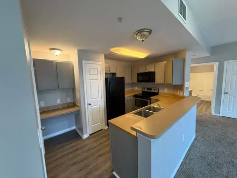 Kitchen - 2015 Erving Cir #307, Ocoee, FL 34761 photo 2 of 2