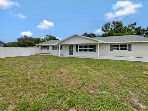 11045 Lake Eustis Dr, Leesburg, FL 34788