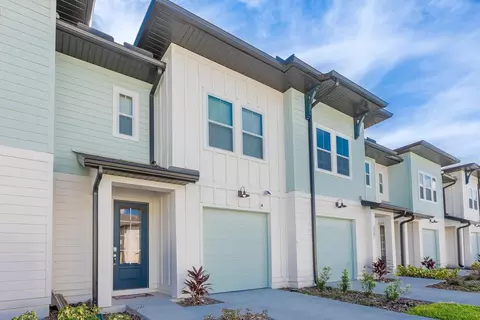 1030 Plantation Ln, Davenport, FL 33896