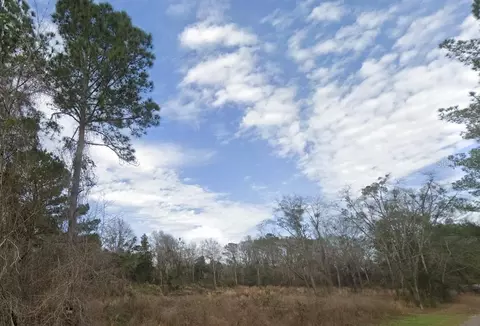 100 N Cypress St, Walnut Hill, FL 32568