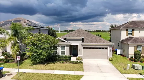 902 Grand Hilltop Dr, Apopka, FL 32703