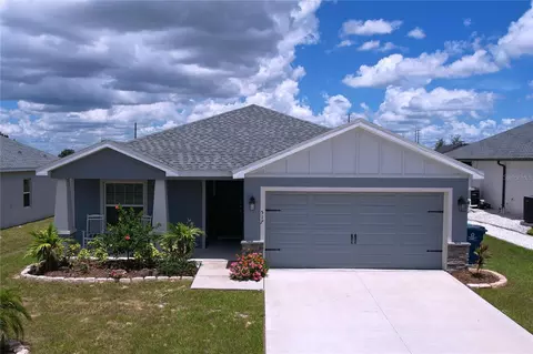 517 Scenic Bluff Blvd, Lake Wales, FL 33853