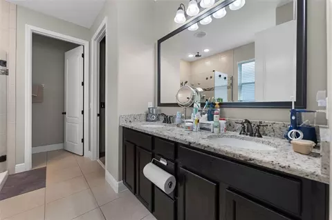 Bath - 4920 Blanche Ct, Saint Cloud, FL 34772 photo 2 of 5