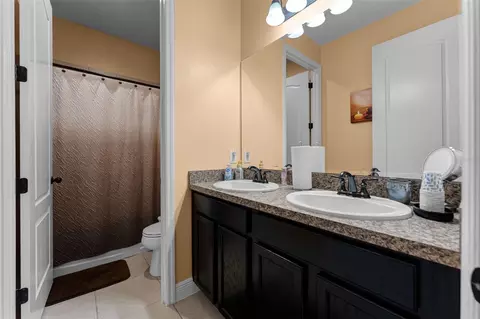 Bath - 4920 Blanche Ct, Saint Cloud, FL 34772 photo 5 of 5