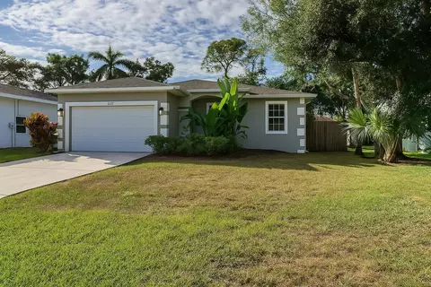 2017 17th Ave W, Bradenton, FL 34205
