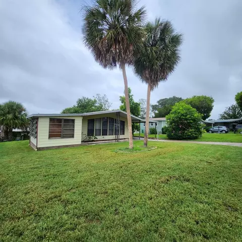 1012 Parker Pl, Lady Lake, FL 32159