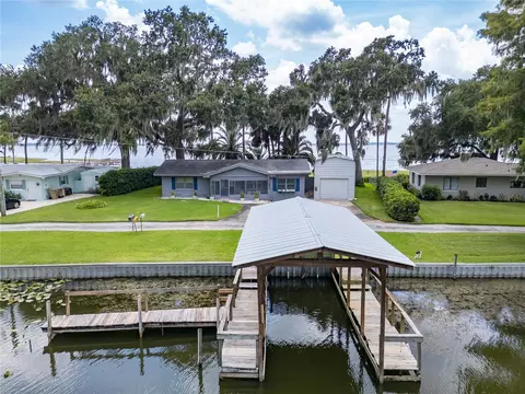 7824 Live Oak Ln, Leesburg, FL 34788